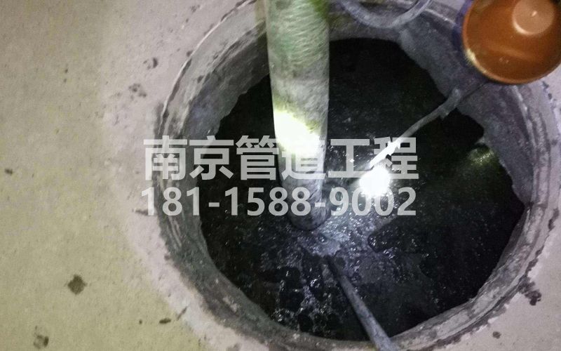 216蒋王庙清理化粪池