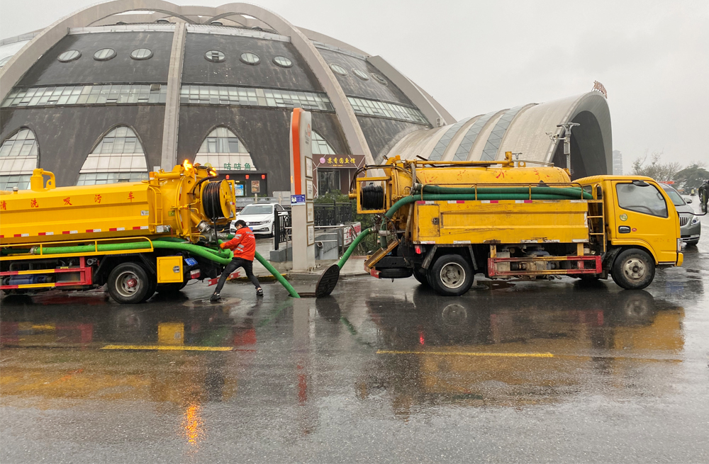 271蒋王庙商场管道清淤